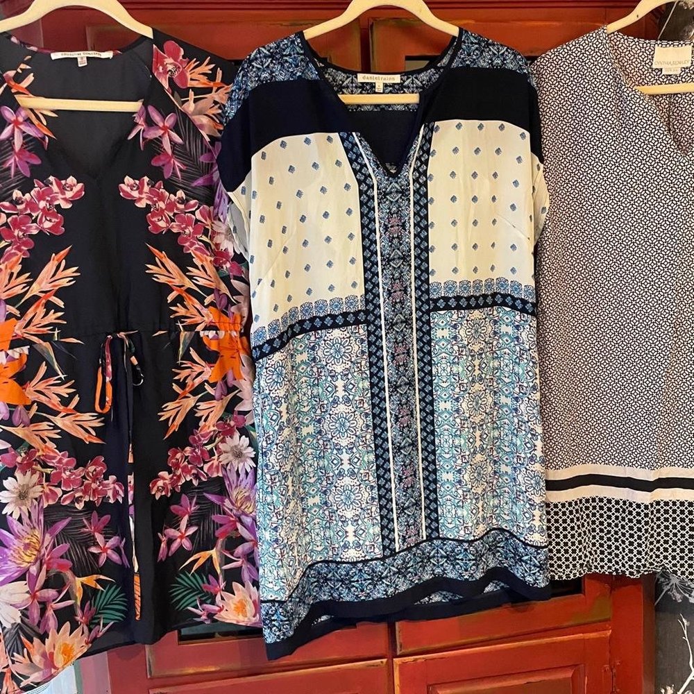 Bundle - 4 Dresses - image 8